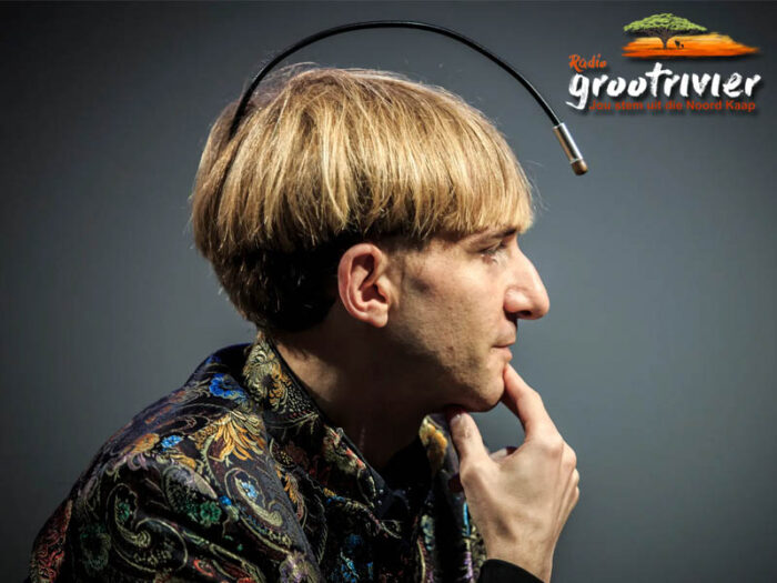 Die monochromatiese simfonie Neil Harbisson se reis na kuborgpersepsie
